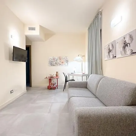 Elegante Free Parking - Wifi- Spiagge 7min شقة