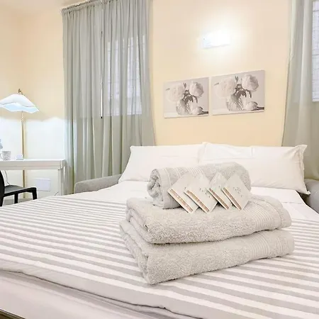 Elegante Free Parking - Wifi- Spiagge 7min Apartament *